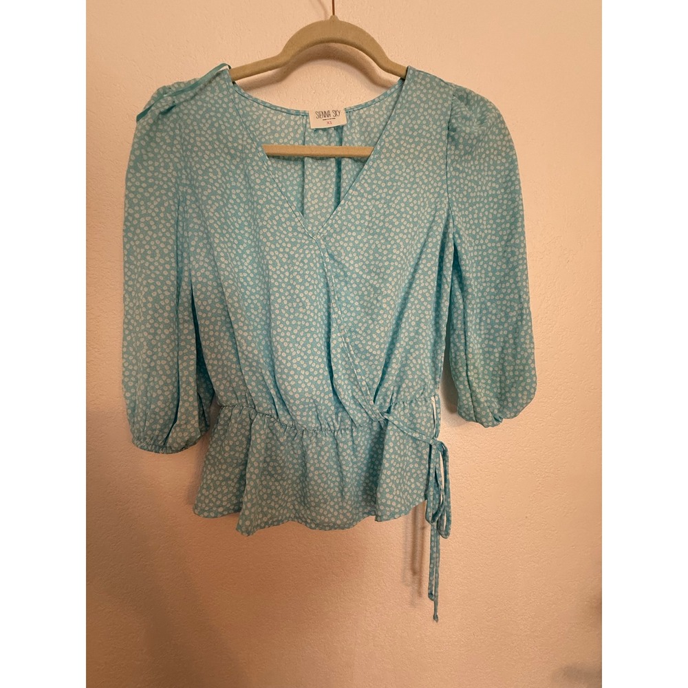 Sienna Sky Blue Floral Print‎ Blouse XS 3/4 Sleeve Tie Waist Lightweight Top